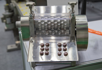 pharmaceutical drug pill pressing and packaging machine