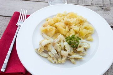 cabillaud et pommes de terre écrasés
