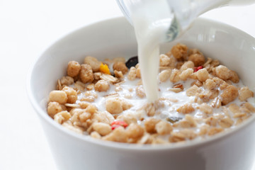 カップに入ったシリアル