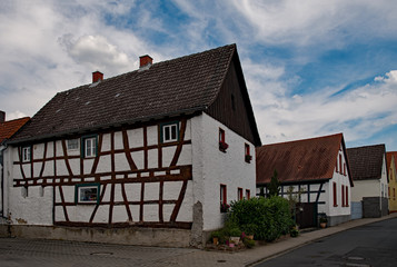 Fachwerkhäuser im Darmstädter Stadtteil Wixhausen in Hessen, Deutschland 
