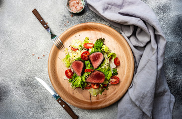 Steak salad with fresh lettuce