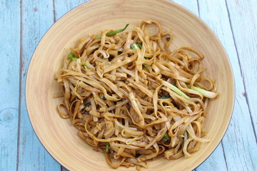 Nouilles chinoises dans un bol