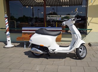 weisser 50er Roller