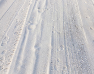 traces of the wheels