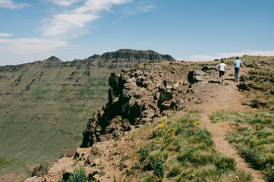 exploring kiger gorge scenic overlook on a spring day