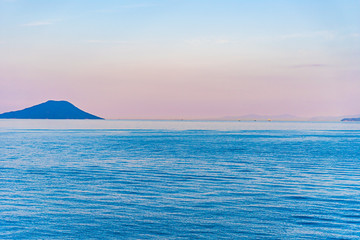 小豆島フェリーから夕刻の海を望む