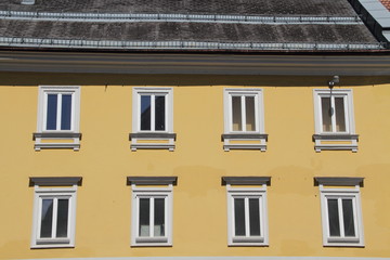 Obraz premium Hausfassade mit Fenster