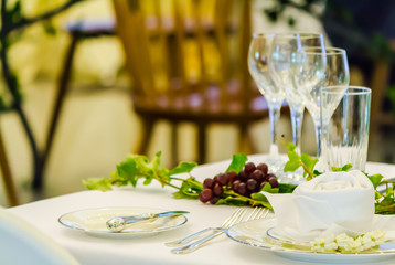 Luxury wedding party dinner table setting concept.