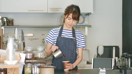 カフェ・スタッフ
