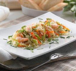 arroz con verduras y marisco, ensalada. rice with vegetables and seafood, salad.