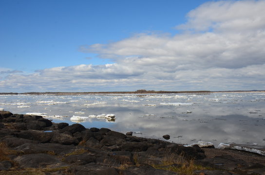 Amur river ice drift
