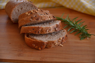slices of bread on wooden board