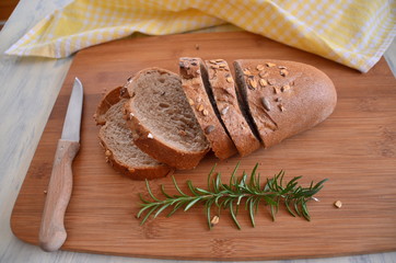 slices of bread on wooden board