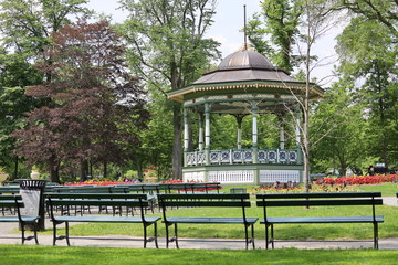 bench in the park, Halifax public gardens in summer, no people
