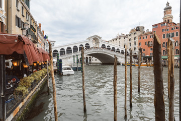 Naklejka premium View on Rialto bridge in the evening