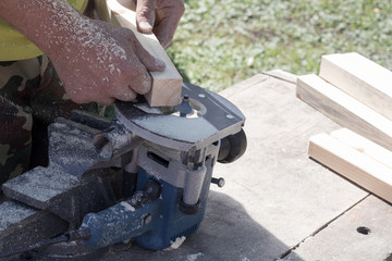 wood processing on a milling machine, handicraft wood processing using electric tools,