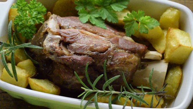 Stinco di maiale al forno con patate ft8111_0230 Hachse Jarret de porc Codillo de cerdo