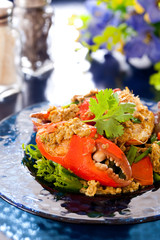 Fried crab in yellow curry