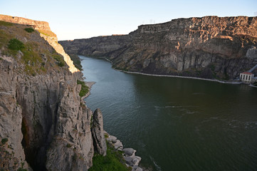 Fototapeta na wymiar Tha Snake River and Snake River Canyon at first light in Twin Falls, Idaho.