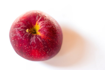 Fototapeta na wymiar Fresh red apple isolated on white
