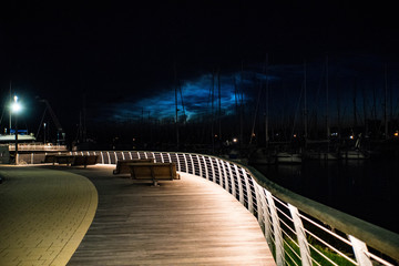 Steg Beleuchtet mit Nachtlichter