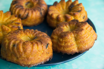 Cake with almonds maple syrup and tea