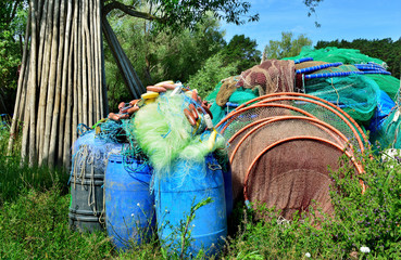 sieci rybackie w porcie © VinyLove Foto