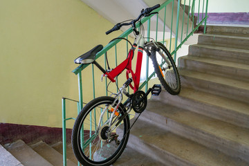 Mountain bike at the entrance of the house