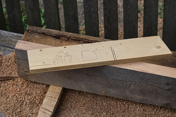Holzbrett mit Skizze, Eichenholz, Bauen