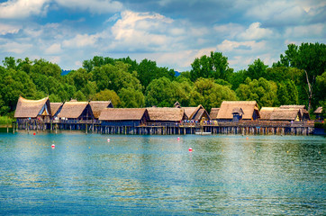 Steinzeitliche Pfahlbau-Siedlung von Unteruhldingen am Bodensee, Baden-Württemberg