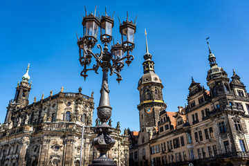 Fototapeta na wymiar Residenzschloss und Hofkirche in Dresden