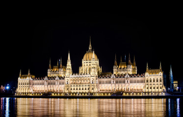 Fototapeta premium Hungarian Parliament Building, also known as the Parliament of Budapest. One of Europe's oldest legislative buildings.