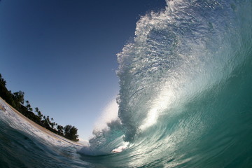Breaking wave
