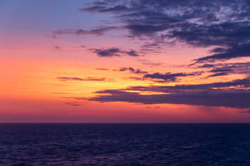 Fototapeta premium sunset over the sea