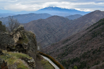 Góry, panorama z miasta Achalciche w Gruzjii