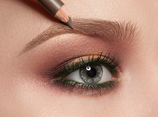 Beautiful make-up. Smokey eyes.