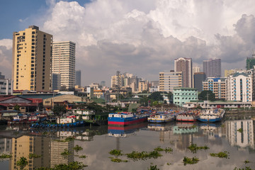 Naklejka premium view of the city of manila