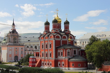 Fototapeta na wymiar Russia, Moscow Znamensky monastery on a Sunny summer day, view from Zaryadye Park in sunny summer day