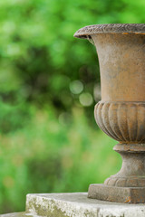 Barocker Garten mit Vase