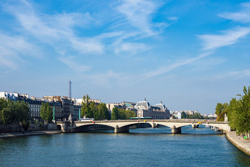 Obraz premium Blick über die Seine in Paris, Frankreich