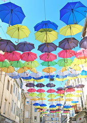 Fototapeta na wymiar la ville aux parapluies