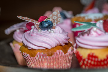 Wunderschöne dekorierte Muffins, Deutschland