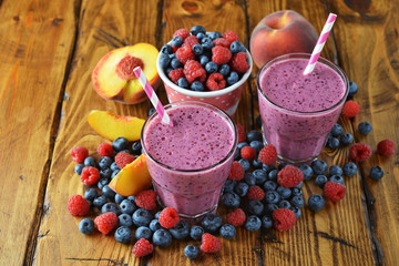 Smoothies of fresh berries