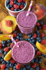 Smoothies of fresh berries