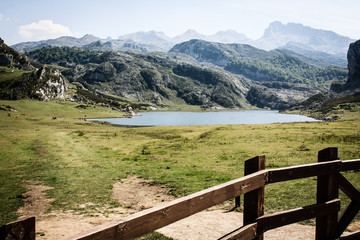 Fototapeta na wymiar A lake in front of the mountains