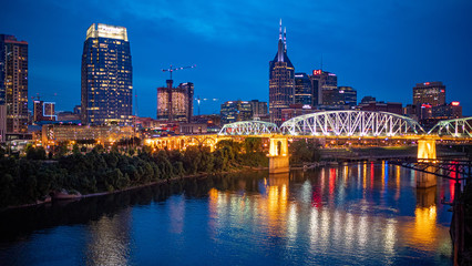 Fototapeta na wymiar Nashville and Cumberland River by night - street photography
