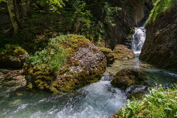 Fototapeta premium Aubach Wasserfall im Autal