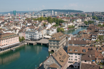 Obraz premium Aerial view of historic Zurich city center from Grossmunster Church