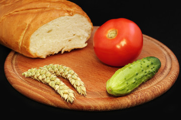 Vegetarian food: vegetables, cereals, nuts, greens.