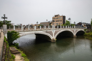 Obraz premium 石造りの三連橋